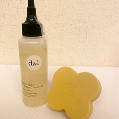 未使用 uka ギフトセット ウカスカルプクレンジング ディープ&ライト スカルプブラシ 布袋&ショッパー付 ウカ 頭皮ケアの画像