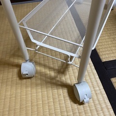 ワゴン　白　美品の画像