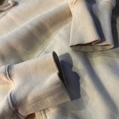 GU アイボリー Lサイズ フード付きパーカー 美品の画像