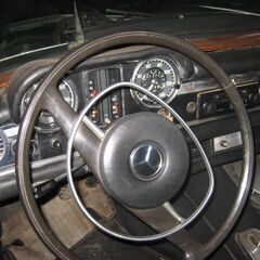 Mベンツ113.280SL-部品取り車-各種部品取り外し分解開始の画像