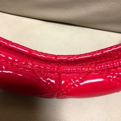 中古　車用　ハンドルカバー　赤色　エナメルキルティング　軽自動車用　Sサイズの画像