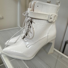 新品未使用ブーツ　23.5の画像