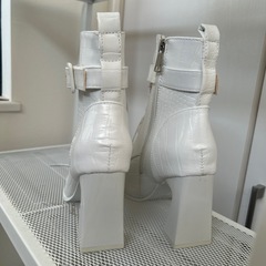 新品未使用ブーツ　23.5の画像