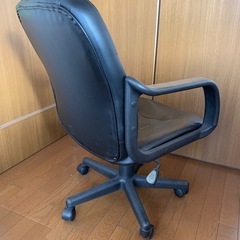 ゆったり昇降機能付きチェアー、椅子の画像