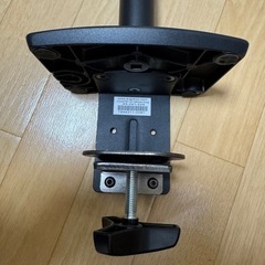 エルゴトロン モニターアームの画像