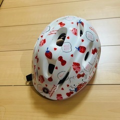 子供用自転車　ブリヂストン　HACCHI　ピンク　補助輪付き　キティのヘルメット付きの画像