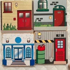 木製電車のオモチャセットの画像