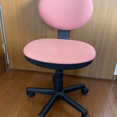 昇降機能付き椅子の画像