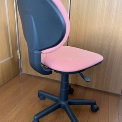 昇降機能付き椅子の画像