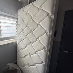 セミダブルフランスベッドの画像