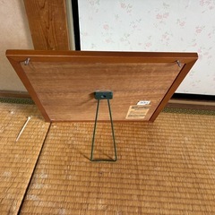 立て掛けミラーの画像