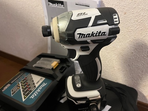 マキタmakita電動インパクトドライバーTD137D超美品