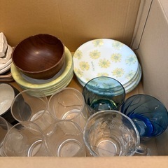 【譲ります】 食器･タッパー･グラスまとめセットの画像