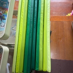 IKEAの折り畳み式ジムマット２つの画像