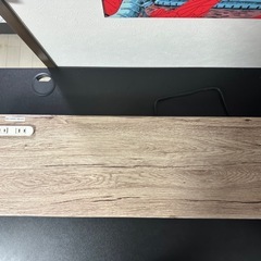 モニターアームとモニター台の画像