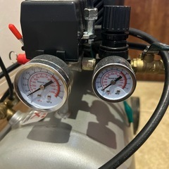 100v エアコンプレッサーの画像