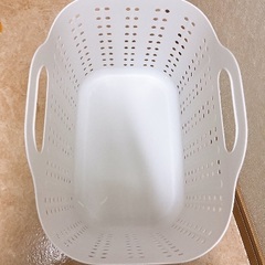 洗濯かご2つの画像