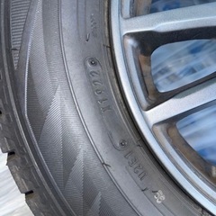 スタッドレスタイヤホイール付きの画像