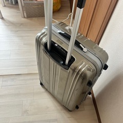 キャリーケースの画像