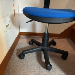 オフィスチェアーの画像