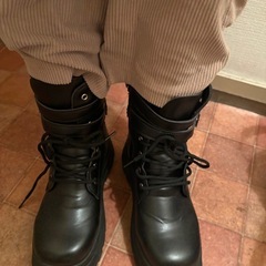 黒 厚底 ハイカットブーツ バックル付きの画像