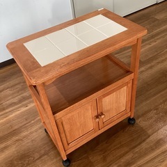 キャスター付き木製ワゴン【町田市再生家具】　252674の画像
