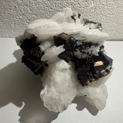 方解石（カルサイト）＋閃亜鉛鉱（パイライト）＋黄鉄鉱（スファレライト）重さ：204.8g　共生標本　原石　鉱物　標本　宝石　鉱石　天然石の画像