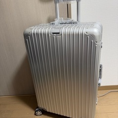 新品、未使用、アルミスーツケースの画像