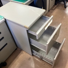 スチールデスク　脇机の画像