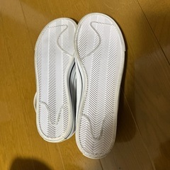 ナイキ コートレガシー キャンバス CW6539-101 白　27.5cmの画像