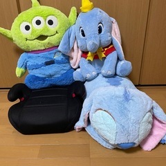 ぬいぐるみとチャイルドシート
の画像