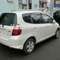 ❑全国自社ローン対応❑      ●平成19年6月登録ホンダフィット 1.3Aコンフォートエディション 4WDの画像