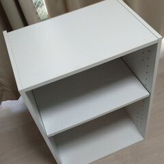 3段・2段カラーボックスです。中古品 ホワイトの画像