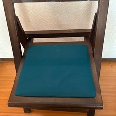 折りたたみイスの画像