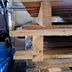 中古パレット販売の画像