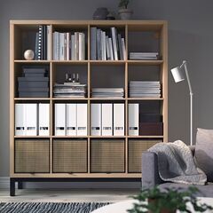 IKEA イケア カラックス (ホワイトステインオーク調) 4×4 脚部付き KALLAX 2個ありますの画像