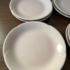 ピンク色　　小皿の画像