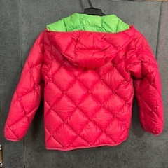 mont-bell キッズ ダウンコート 赤/緑の画像