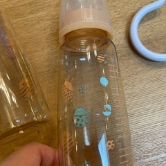 哺乳瓶2本の画像