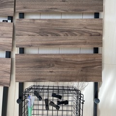 ニトリの突っ張りラック・カゴ付きの画像