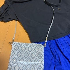 【新品未使用】コーディネート売り　青スカート　黒オフショル　アクセサリーセットの画像