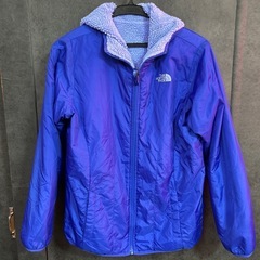 THE NORTH FACE フリースジャケット 紫色 フード付きリバーシブルの画像