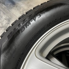 225/65R17 バリ溝　ブリヂストン　スタッドレス　４本セットの画像