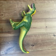 大きな恐竜のおもちゃの画像