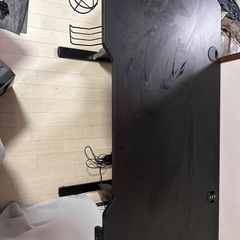 昇降ゲーミングデスクの画像