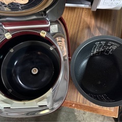 東芝　真空圧力IH保温釜炊飯ジャーRC-10VSE1の画像