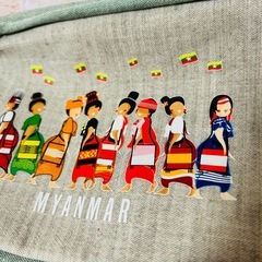 【ミャンマー製】大きめポーチ13×17×4.5㎝の画像