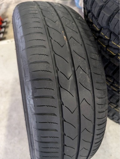 195/65R15 ノーマルタイヤホイールセット　プリウス　ヴォクシー
