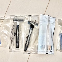 歯ブラシ・髭剃り・ヘアブラシ・ボディウォッシュ・石鹸【未開封新品】の画像