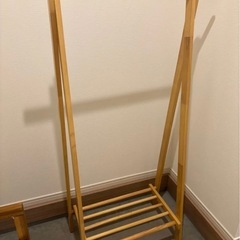 【新品同様】木製ハンガーラック 衣類収納 ナチュラル 北欧風の画像